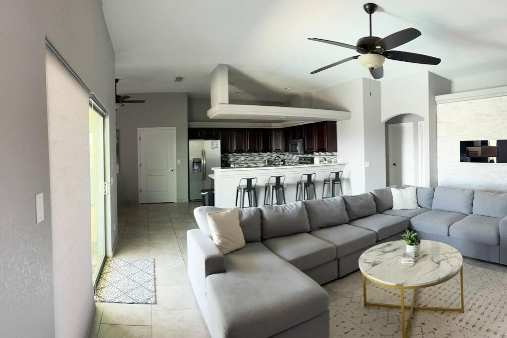 Havasu Retreat! Pool, Spa, Gym & View Лейк Хавасу Сити Екстериор снимка