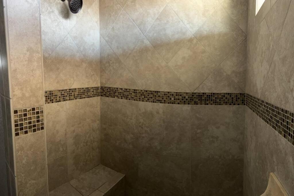 Havasu Retreat! Pool, Spa, Gym & View Лейк Хавасу Сити Екстериор снимка